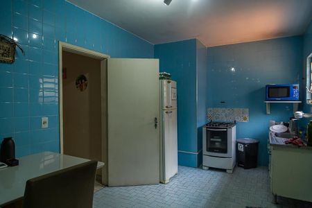 Casa à venda com 110m², 3 quartos e 2 vagas Casa à venda com 110m², 3 quartos e 2 vagasCozinha