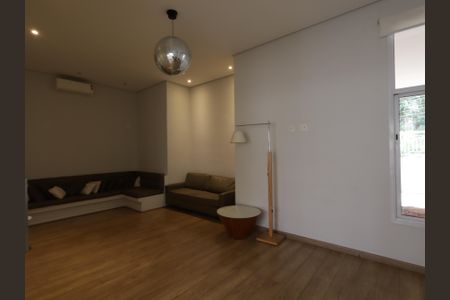 Apartamento à venda com 79m², 2 quartos e 1 vagaÁrea comum 