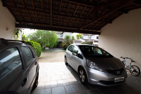 Casa de condomínio à venda com 230m², 3 quartos e 4 vagasGaragem