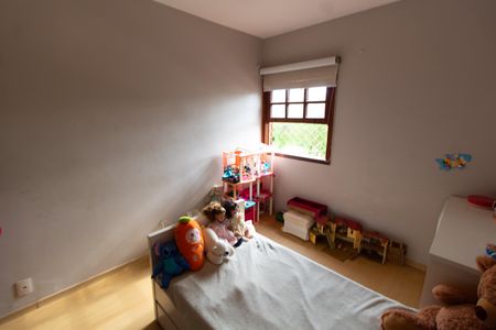 Casa de condomínio à venda com 230m², 3 quartos e 4 vagasQuarto 2