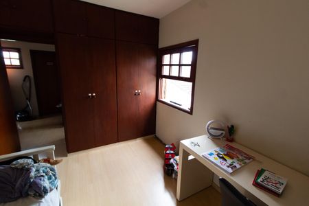 Casa de condomínio à venda com 230m², 3 quartos e 4 vagasQuarto