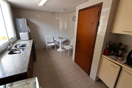 Casa de condomínio à venda com 230m², 3 quartos e 4 vagasCozinha