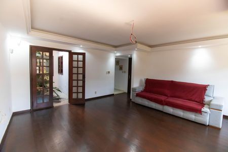 Casa para alugar com 500m², 5 quartos e 2 vagasSala