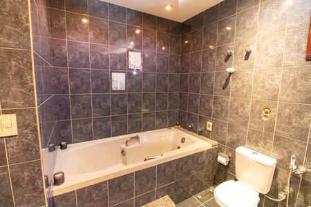 Casa para alugar com 500m², 5 quartos e 2 vagasBanheiro da Suíte 2