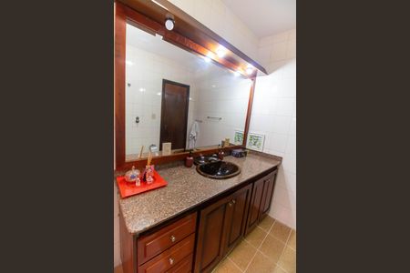 Casa para alugar com 500m², 5 quartos e 2 vagasBanheiro Social 1