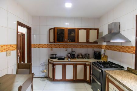 Casa para alugar com 500m², 5 quartos e 2 vagasCozinha