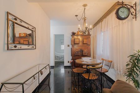 Apartamento para alugar com 75m², 2 quartos e 1 vagaSala