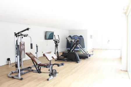 Casa de condomínio para alugar com 1000m², 4 quartos e 6 vagasAcademia