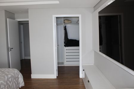 Casa de condomínio para alugar com 1000m², 4 quartos e 6 vagasSuíte 2