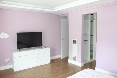 Casa de condomínio para alugar com 1000m², 4 quartos e 6 vagasSuíte 4