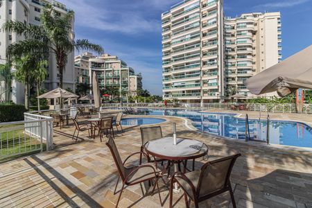 Apartamento para alugar com 99m², 2 quartos e 1 vaga Apartamento para alugar com 99m², 2 quartos e 1 vagaÁrea Comum - Piscina
