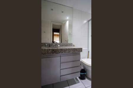 Apartamento para alugar com 99m², 2 quartos e 1 vaga Apartamento para alugar com 99m², 2 quartos e 1 vagaBanheiro da Suíte 1