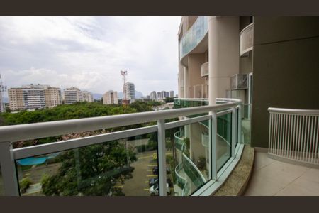 Apartamento para alugar com 99m², 2 quartos e 1 vaga Apartamento para alugar com 99m², 2 quartos e 1 vagaVaranda