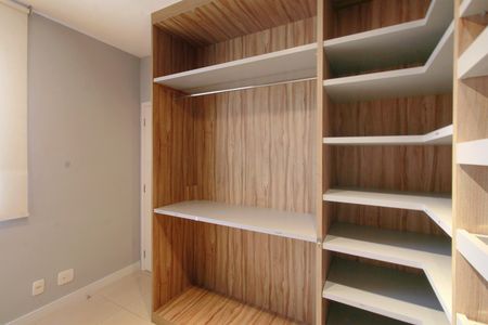 Apartamento à venda com 89m², 3 quartos e 2 vagasQuarto 2 / Closet