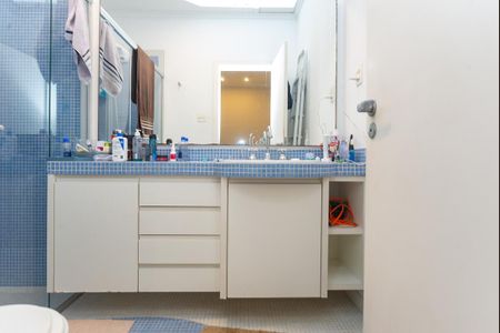 Casa à venda com 214m², 5 quartos e 4 vagas Casa à venda com 214m², 5 quartos e 4 vagasBanheiro Social