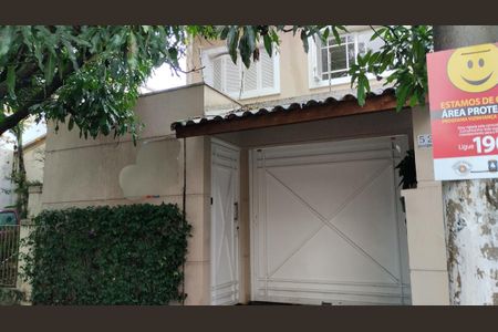 Casa à venda com 214m², 5 quartos e 4 vagas Casa à venda com 214m², 5 quartos e 4 vagasFachada