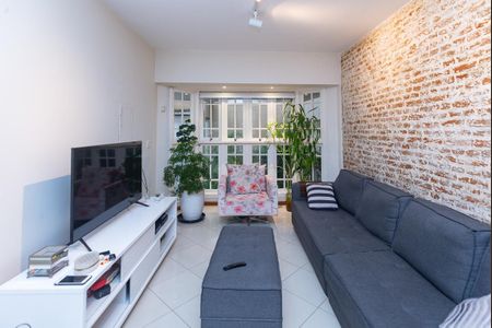 Casa à venda com 214m², 5 quartos e 4 vagas Casa à venda com 214m², 5 quartos e 4 vagasSala de Estar