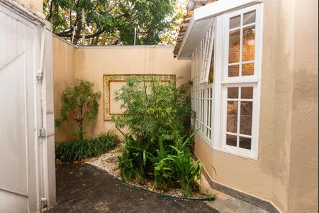 Casa à venda com 214m², 5 quartos e 4 vagas Casa à venda com 214m², 5 quartos e 4 vagasJardim