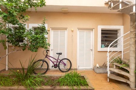 Casa à venda com 214m², 5 quartos e 4 vagas Casa à venda com 214m², 5 quartos e 4 vagasEdicula