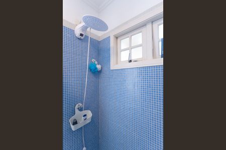 Casa à venda com 214m², 5 quartos e 4 vagas Casa à venda com 214m², 5 quartos e 4 vagasBanheiro Social