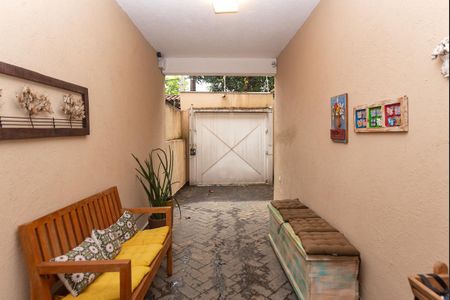 Casa à venda com 214m², 5 quartos e 4 vagas Casa à venda com 214m², 5 quartos e 4 vagasGaragem