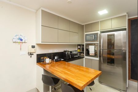 Casa à venda com 214m², 5 quartos e 4 vagas Casa à venda com 214m², 5 quartos e 4 vagasCozinha