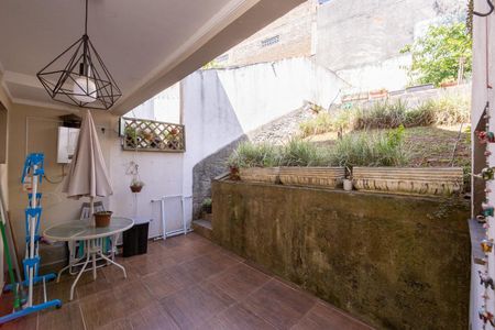 Casa para alugar com 249m², 3 quartos e 2 vagas Casa para alugar com 249m², 3 quartos e 2 vagasÁrea comum - Churrasqueira