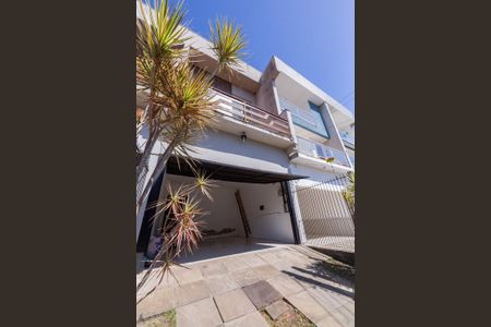 Casa para alugar com 249m², 3 quartos e 2 vagas Casa para alugar com 249m², 3 quartos e 2 vagasFachada