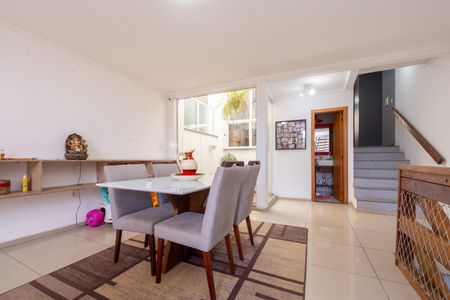 Casa para alugar com 249m², 3 quartos e 2 vagas Casa para alugar com 249m², 3 quartos e 2 vagasSala