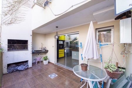 Casa para alugar com 249m², 3 quartos e 2 vagas Casa para alugar com 249m², 3 quartos e 2 vagasÁrea comum - Churrasqueira