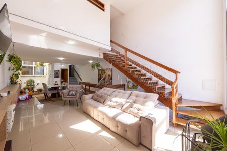 Casa para alugar com 249m², 3 quartos e 2 vagas Casa para alugar com 249m², 3 quartos e 2 vagasSala de Jantar