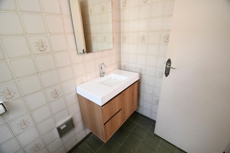 Casa à venda com 253m², 3 quartos e 3 vagasBanheiro 1