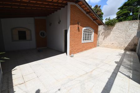Casa à venda com 253m², 3 quartos e 3 vagasGaragem