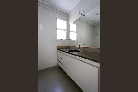 Apartamento para alugar com 183m², 4 quartos e 4 vagas Apartamento para alugar com 183m², 4 quartos e 4 vagasBanheiro da Suíte