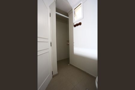 Apartamento para alugar com 183m², 4 quartos e 4 vagas Apartamento para alugar com 183m², 4 quartos e 4 vagasBanheiro da Suíte