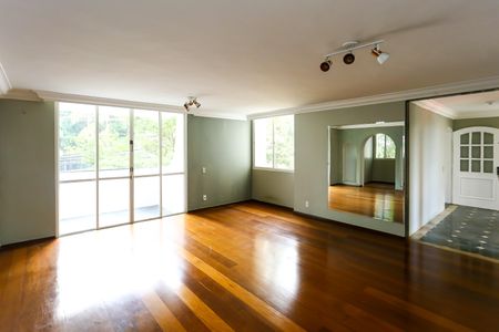 Apartamento para alugar com 183m², 4 quartos e 4 vagas Apartamento para alugar com 183m², 4 quartos e 4 vagasSala