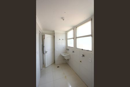 Apartamento para alugar com 183m², 4 quartos e 4 vagas Apartamento para alugar com 183m², 4 quartos e 4 vagasÁrea de Serviço