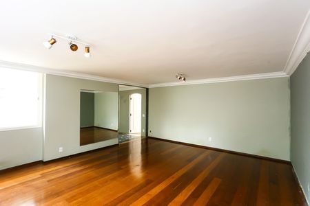 Apartamento para alugar com 183m², 4 quartos e 4 vagas Apartamento para alugar com 183m², 4 quartos e 4 vagasSala
