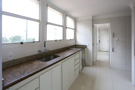 Apartamento para alugar com 183m², 4 quartos e 4 vagas Apartamento para alugar com 183m², 4 quartos e 4 vagascozinha