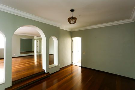 Apartamento para alugar com 183m², 4 quartos e 4 vagas Apartamento para alugar com 183m², 4 quartos e 4 vagasSala 2