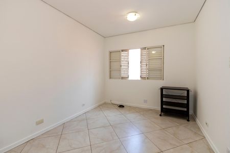 Casa à venda com 170m², 5 quartos e 4 vagas Casa à venda com 170m², 5 quartos e 4 vagasEdícula- Quarto 2
