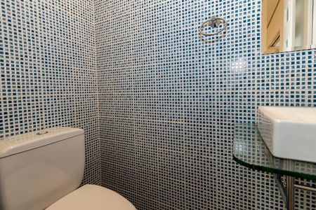 Casa à venda com 170m², 5 quartos e 4 vagas Casa à venda com 170m², 5 quartos e 4 vagasLavabo