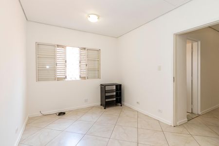 Casa à venda com 170m², 5 quartos e 4 vagas Casa à venda com 170m², 5 quartos e 4 vagasEdícula- Quarto 2