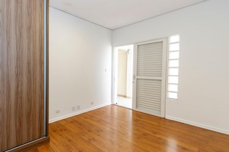 Casa à venda com 170m², 5 quartos e 4 vagas Casa à venda com 170m², 5 quartos e 4 vagasQuarto 1