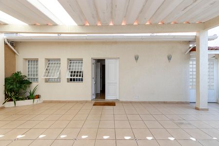 Casa à venda com 170m², 5 quartos e 4 vagas Casa à venda com 170m², 5 quartos e 4 vagasGaragem