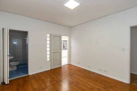 Casa à venda com 170m², 5 quartos e 4 vagas Casa à venda com 170m², 5 quartos e 4 vagasSuíte