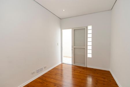 Casa à venda com 170m², 5 quartos e 4 vagas Casa à venda com 170m², 5 quartos e 4 vagasQuarto 2