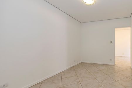 Casa à venda com 170m², 5 quartos e 4 vagas Casa à venda com 170m², 5 quartos e 4 vagasEdícula- Quarto 1