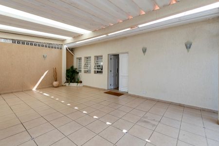 Casa à venda com 170m², 5 quartos e 4 vagas Casa à venda com 170m², 5 quartos e 4 vagasGaragem