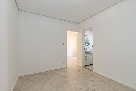 Casa à venda com 170m², 5 quartos e 4 vagas Casa à venda com 170m², 5 quartos e 4 vagasEdícula- Quarto 1